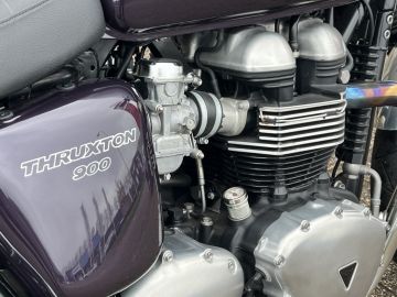 Triumph Thruxton 900